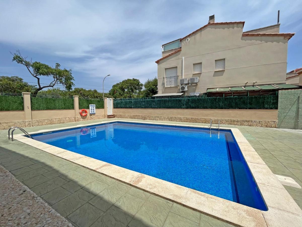 Casa En Vilafortuny Con Barbacoa Piscina Comunitaria Cambrils Exterior foto